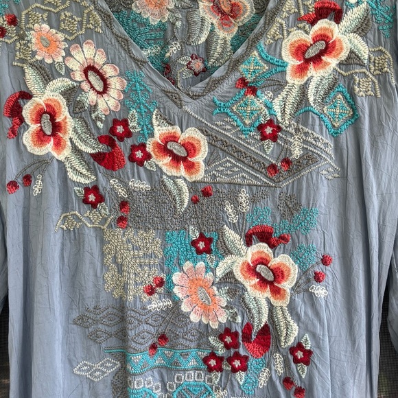 JOHNNY WAS Slate Blue FREYJA INTRICATELY EMBROIDERED FLORAL 3/4 SLEEVE BLOUSE - Picture 7 of 15